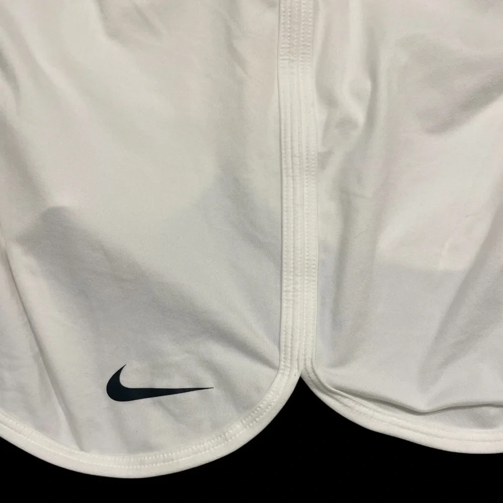 Nike White Dri-fit Sports Skirt 81% polyester 19 spandex Size L EUC